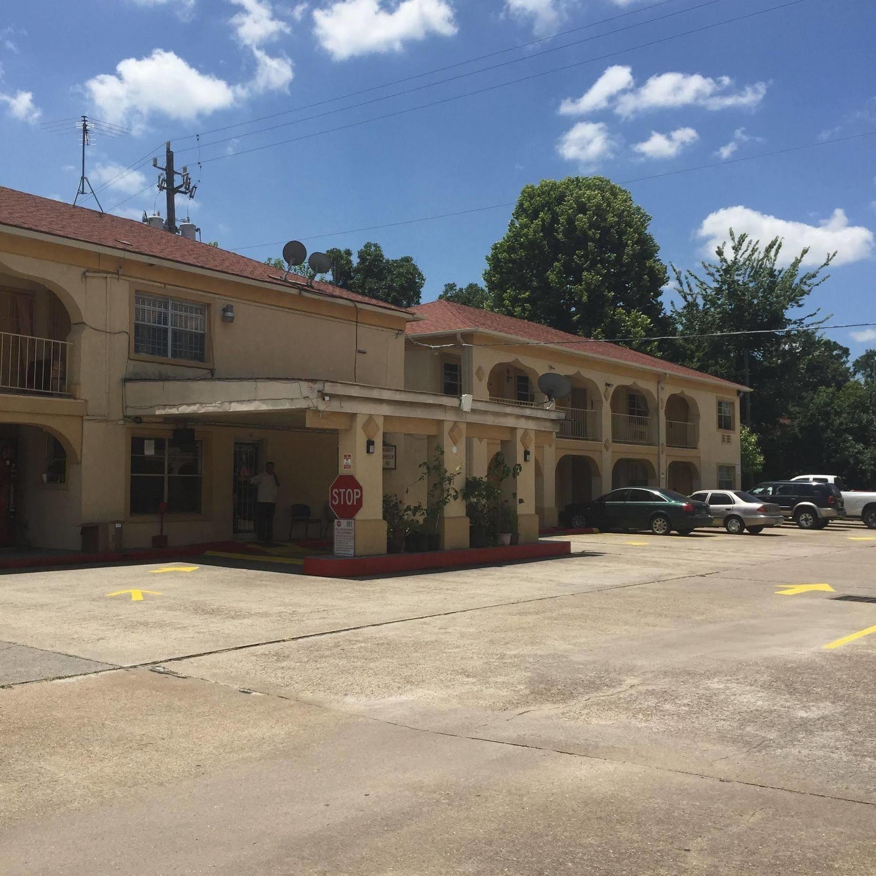 Guest Inn And Suites Houston Bagian luar foto